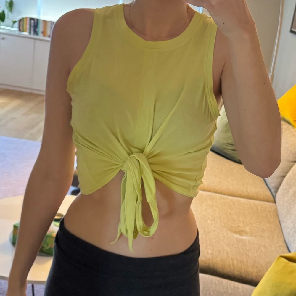 Lululemon Lime Green Yellow Tie-Front Crop Top Size 4